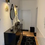 Justyna 1 Freistehendes, Ruhiges Haus Nur 2 Miter Lägenhet