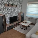 Lägenhet Justyna 1 Freistehendes, Ruhiges Haus Nur 2 Miter *