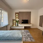 Justyna 1 Freistehendes, Ruhiges Haus Nur 2 Miter