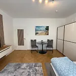 Justyna 1 Freistehendes, Ruhiges Haus Nur 2 Miter Lägenhet
