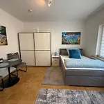 Justyna 1 Freistehendes, Ruhiges Haus Nur 2 Miter *