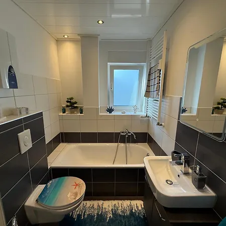 Justyna 1 Freistehendes, Ruhiges Haus Nur 2 Miter Apartment