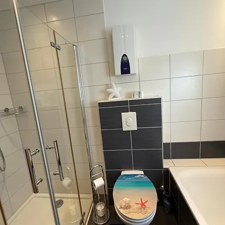 Justyna 1 Freistehendes, Ruhiges Haus Nur 2 Miter Apartment Oberhausen (North Rhine-Westphalia)
