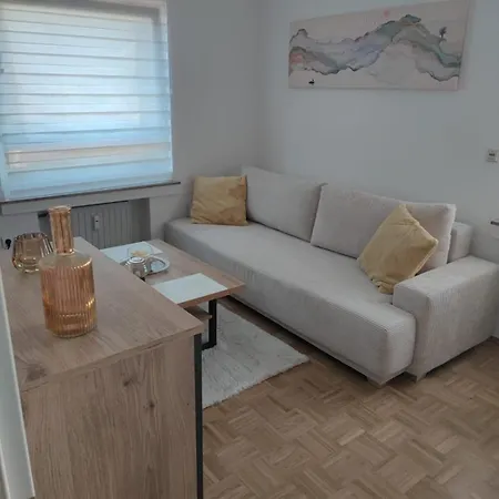 Justyna 1 Freistehendes, Ruhiges Haus Nur 2 Miter Apartment *