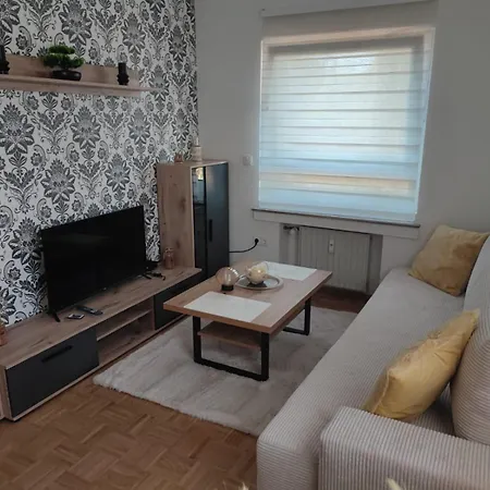 Justyna 1 Freistehendes, Ruhiges Haus Nur 2 Miter Apartment *