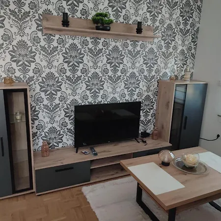 Justyna 1 Freistehendes, Ruhiges Haus Nur 2 Miter