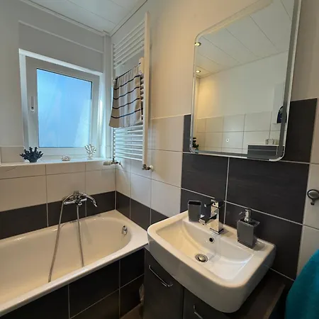 Justyna 1 Freistehendes, Ruhiges Haus Nur 2 Miter أوبيرهاوزين