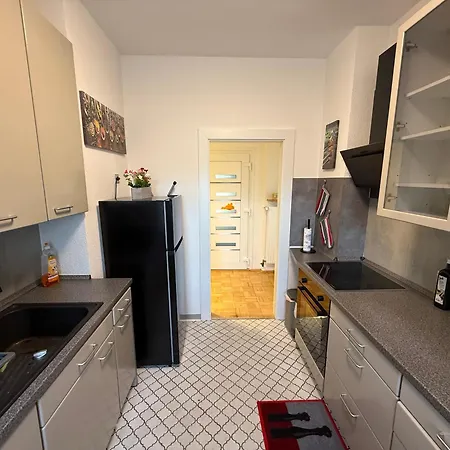 Justyna 1 Freistehendes, Ruhiges Haus Nur 2 Miter شقة *