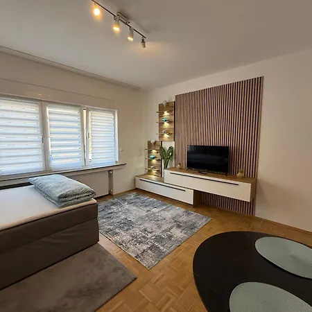 Justyna 1 Freistehendes, Ruhiges Haus Nur 2 Miter *