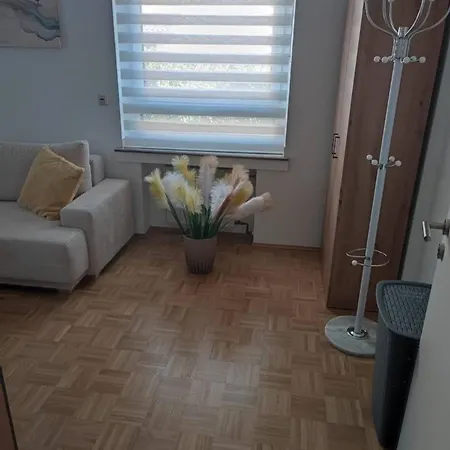 شقة Justyna 1 Freistehendes, Ruhiges Haus Nur 2 Miter أوبيرهاوزين