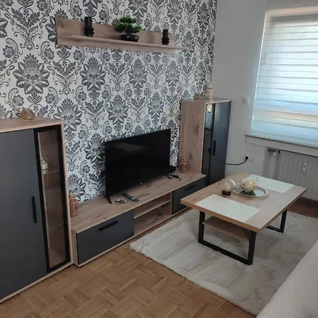 Justyna 1 Freistehendes, Ruhiges Haus Nur 2 Miter *