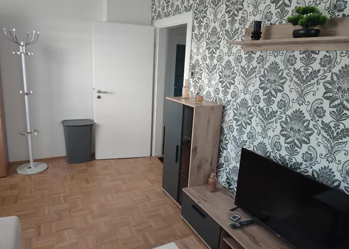 Justyna 1 Freistehendes, Ruhiges Haus Nur 2 Miter