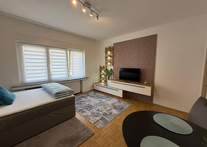 Justyna 1 Freistehendes, Ruhiges Haus Nur 2 Miter *